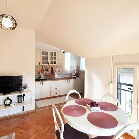 Provansa Apartment *
